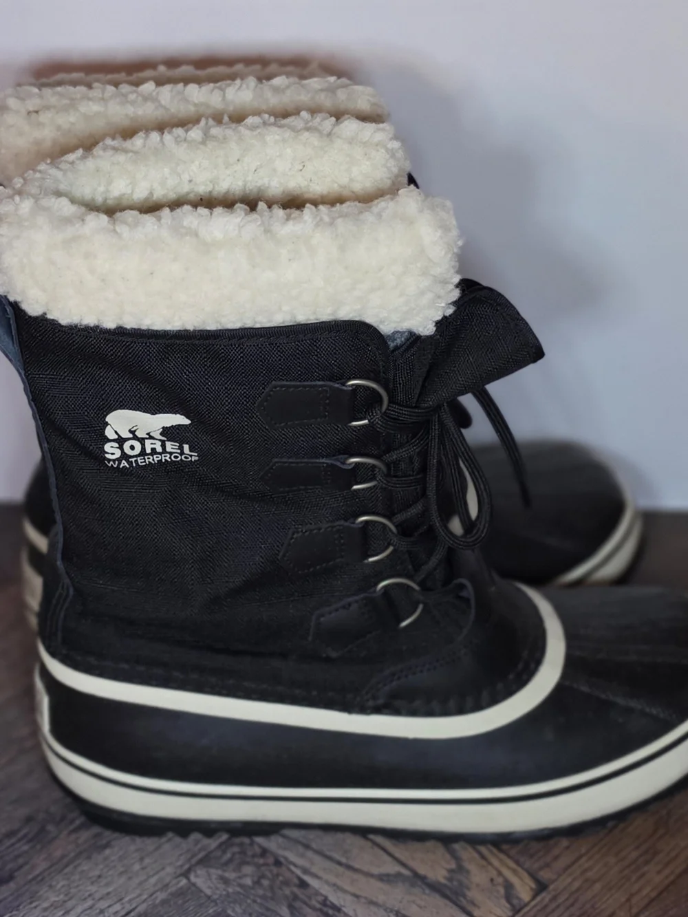 Sorel Womenss' Black Waterproof Winter Boots with Sherpa Lining